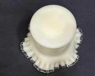 VTG Fenton Ivory Crest Ruffled Top Hat Vase