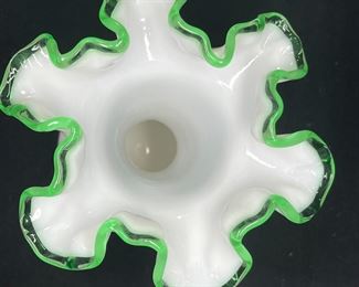 VTG Fenton Emerald Crest Ruffled Edge Vase