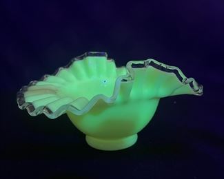 Fenton Ivory Crest Ruffled Uranium Bowl