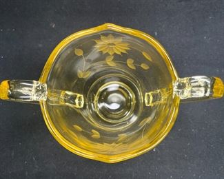 VTG Lancaster Jubilee Yellow Table Set