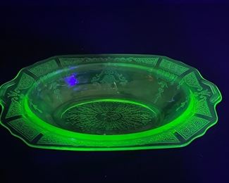 Anchor Hocking Uranium Glass Serving Bowl
