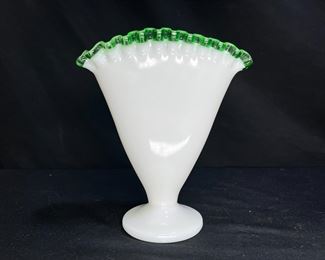VTG Fenton Emerald Crest Ruffled Fan Vase