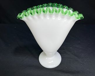 VTG Fenton Emerald Crest Ruffled Fan Vase
