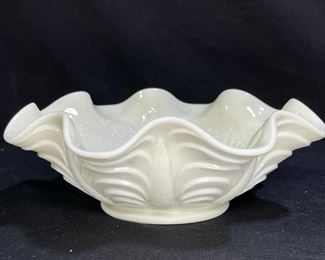 VTG Lg Wright Custard Glass Pansy Ruffle Edge Bowl