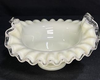 VTG Ivory Crest Ruffle Edge Bowl (Uranium)