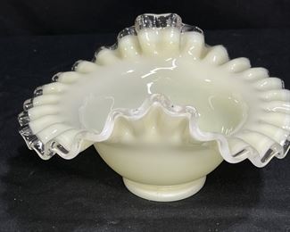 VTG Ivory Crest Ruffle Edge Bowl (Uranium)