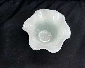 Northwood Custard Uranium Grape & Cable Vase