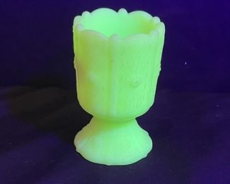 Fenton Pedestal Daisy Custard Toothpick