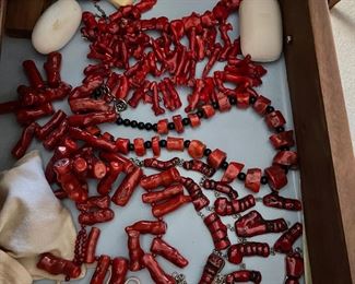 Gorgeous Jewelry - Coral Neckace heavy 