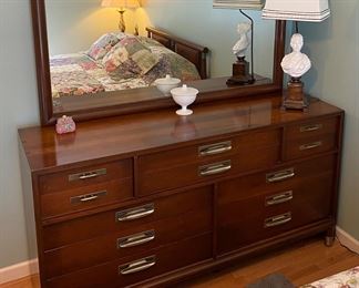 Matching Willett MC MCM Vanity Dresser w/ Mirror