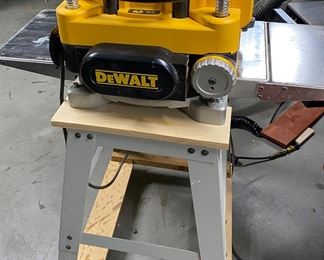 DeWalt DW735 • 13” Thickness Planer