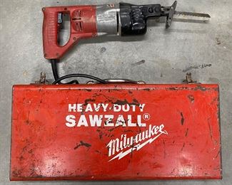 Vintage Milwaukee Heavy Duty Sawzall w/ Metal Case