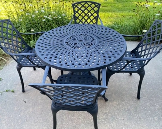 Crosley Iron Patio Set • Table + 4 Chairs & Heavy Umbrella Stand