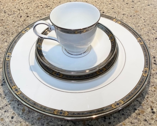Lenox Vintage Jewel • One Place Setting