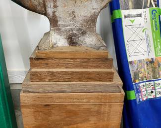 75 lb Anvil w/ base