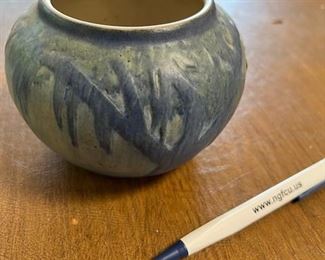 Original Rare Newcomb 1920-30's Pot Excellent Condition with original Maker & Sales Tag