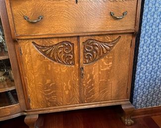 Antique Hand Carved Tiger Oak Side by Side with Claw and Ball Feet