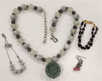  ASIAN NECKLACE WITH AVENTURINE BEADS WITH TESTED STERLING SILVER SPACERS, STERLING CLASP AND CARVED STONE FINIAL.
AN AVENTURINE BEAD BRACELET ON STERLING WITH ADJUSTABLE SLIDER CLASP BEAD.
 A PAIR OF .925 EARRINGS, EACH WITH PINK GLASS BEAD
A CAROLEE BRACELET WITH GOLD .925 CLASP

