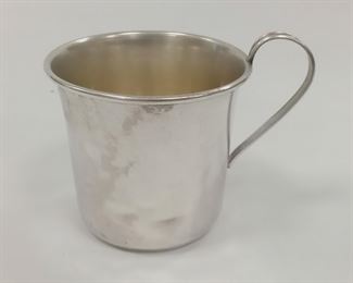 VINTAGE STERLING SILVER BABY CUP.  2.5" TALL TO THE TOP OF THE HANDLE.  WEIGHT 44.7 GRAMS OR 1.44 TROY OUNCES.  DENTS