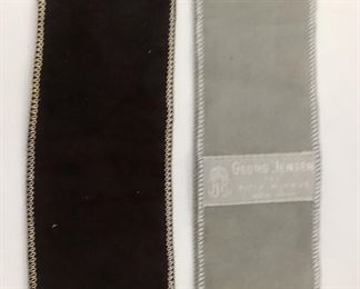 

TWO FELT SILVER ANTI TARNISH BAGS. ONE IS GEORG JENSEN INC FIFTH AVE NEW YORK.

12" LONG OPENED
