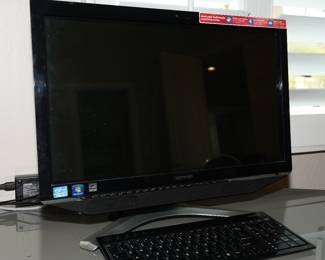 Toshiba computer monitor including keyboard