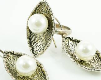 Pearl & sterling pendant and earrings