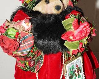 Beaded Apple Whimseys Christmas Bear 1978