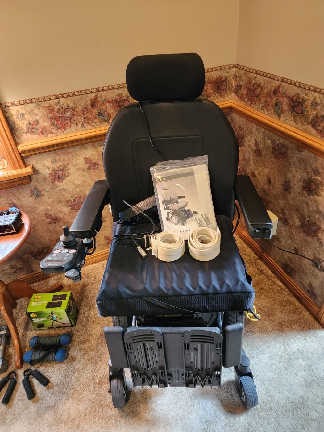 Quantum J6, ROHO brand new