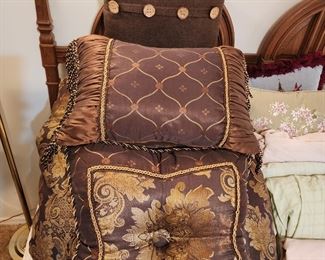 Queen, Comforter set