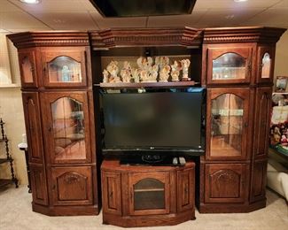 Entertainment center