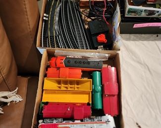 Bachman train set with throttle, all 100.00 3 engines