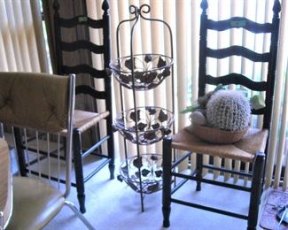 Pair of nice ladderback chairs with .woven seats.