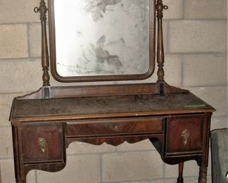 Antique vanity with mirror on rollers