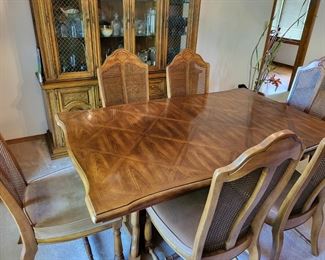 8 chairs, 2 leaves, & pads