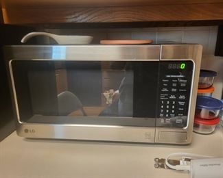 LG microwave