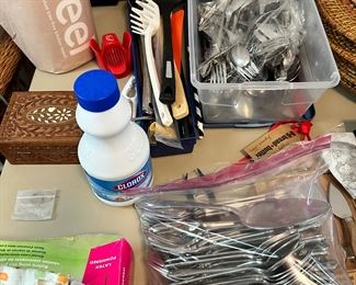 Reel paper towels/Oneida flatware