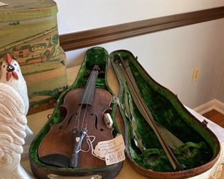 Violin. Inscribed to Chief Violinist @ 1918. Horf