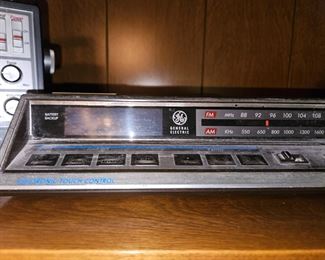 General Electric Alarm Clock Radio Model #714663A!
