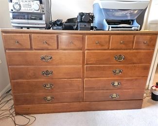 Ethan Allen 6 Drawer Dresser!
