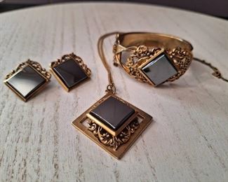 Retro Opalescent Black Stone Jewelry Set