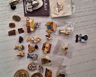 Lot of Vintage Collectible Pins
