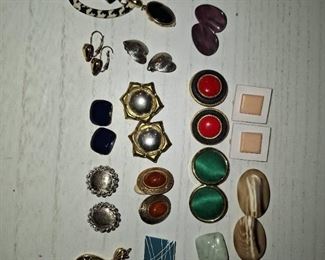 (15) Vintage Clip Earrings