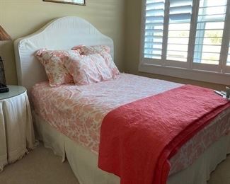 queen size bed mattress boxspring