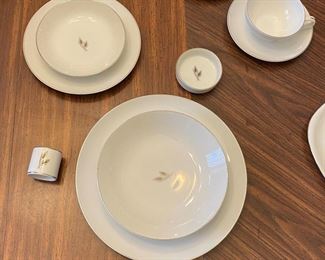Zukagawa Japanese porcelain set for 12, 