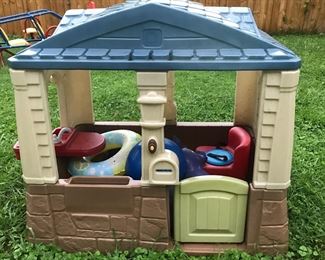 Step 2 Happy Home Cottage & Grill Outdoor playhouse