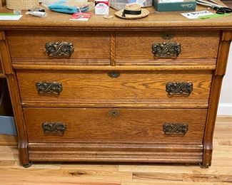 Dresser with matching commode