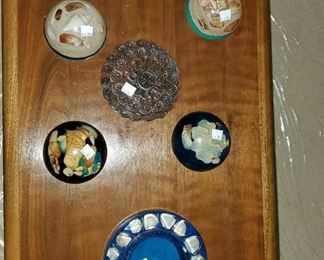 Mid-century Modern Lane table
Resin shell ashtrays and decor