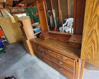 Dresser with morror
