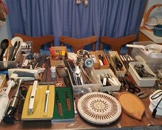 Kitchen items-
Electric knife
Trivets
Serving Utensils 
Knives 