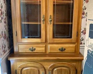 "Kettle Creek Curiosities" in Grovetown, GA Starts Closing Sun 7/30 at 8pm. Pickup: Tue 8/1 1-6pm. Please click here to view more photos, descriptions, and current bids:&nbsp;https://ctbids.com/estate-sale/23182